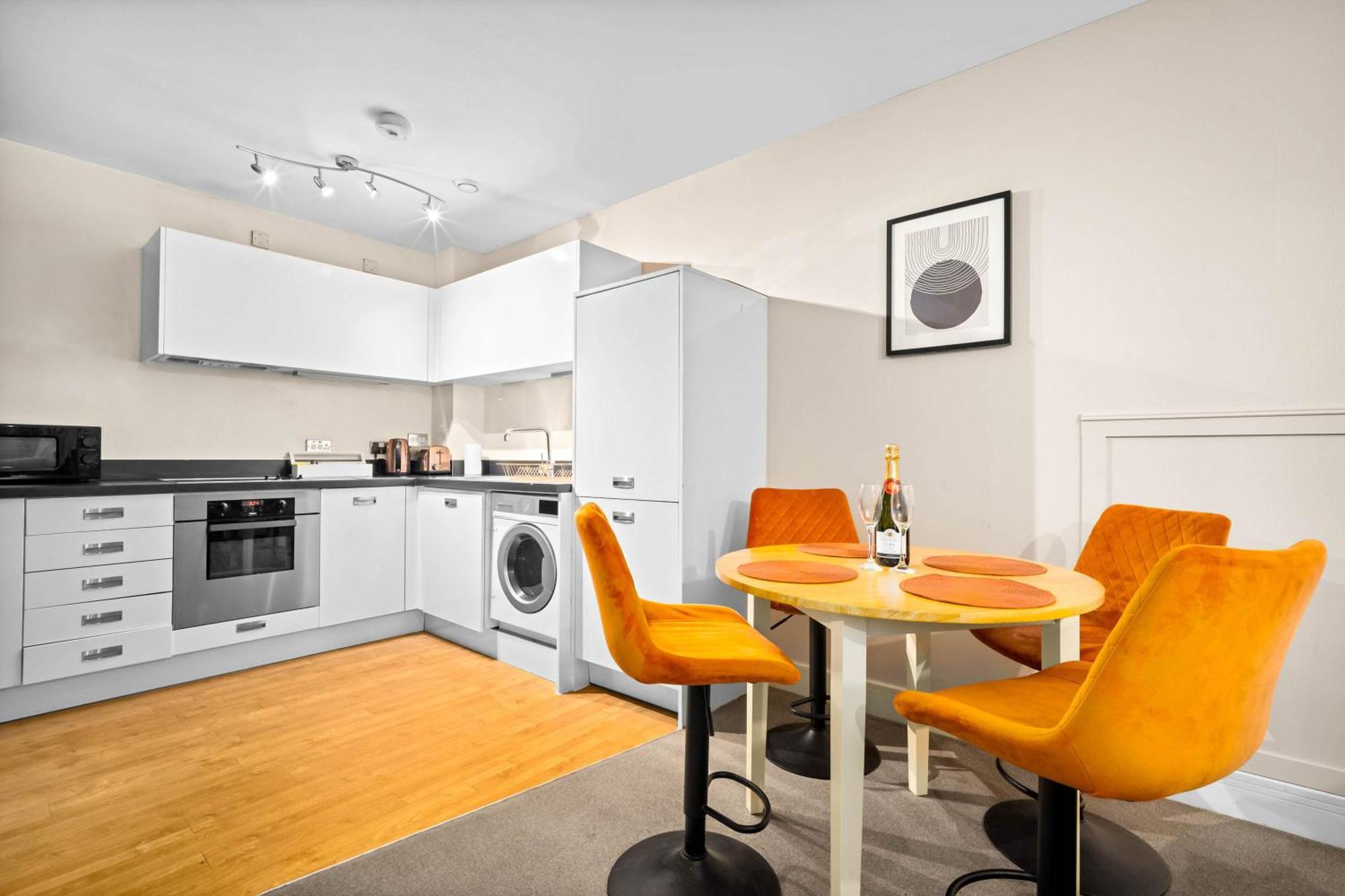 Centre - Balcony - Wifi & Netflix 116u Apartment Birmingham